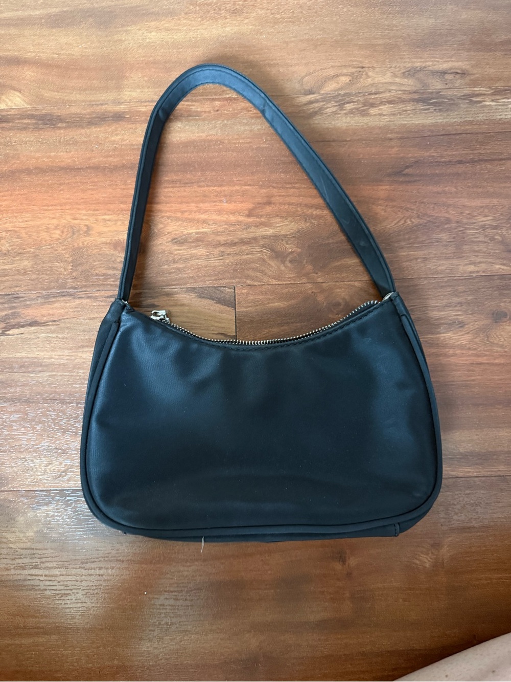 Amazon Essentials Black Shoulder Bag with Top Zip